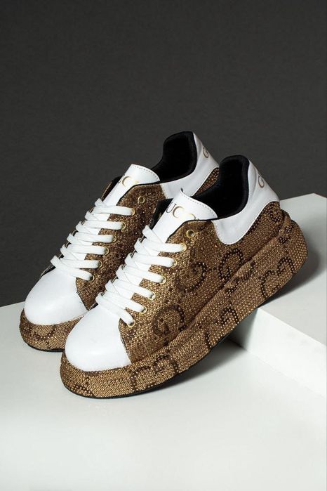 Adidași de dama 
36,37,38,39,40