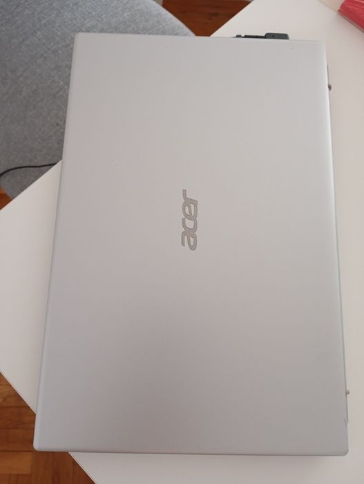 Лаптоп ACER със зарядно