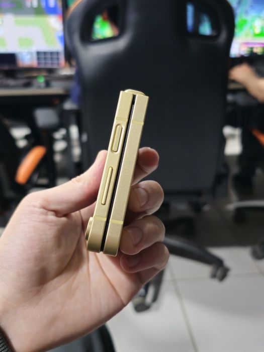 Срочно z flip 6 сотилади