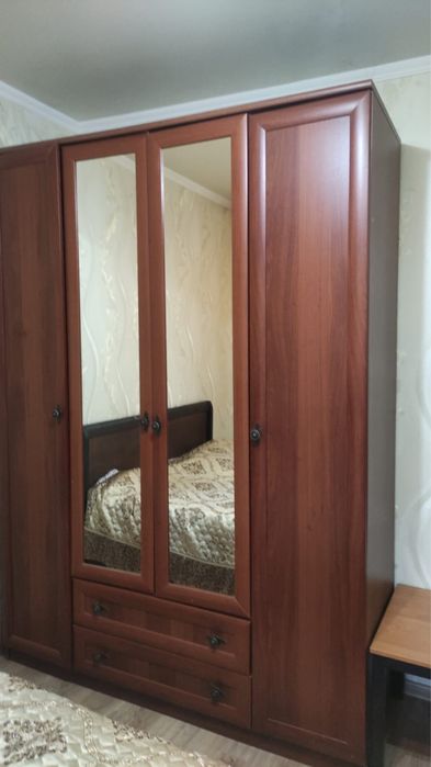 Продам срочно шкаф для одежды!