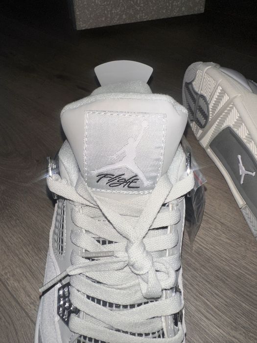 Jordan 4 Frozen
