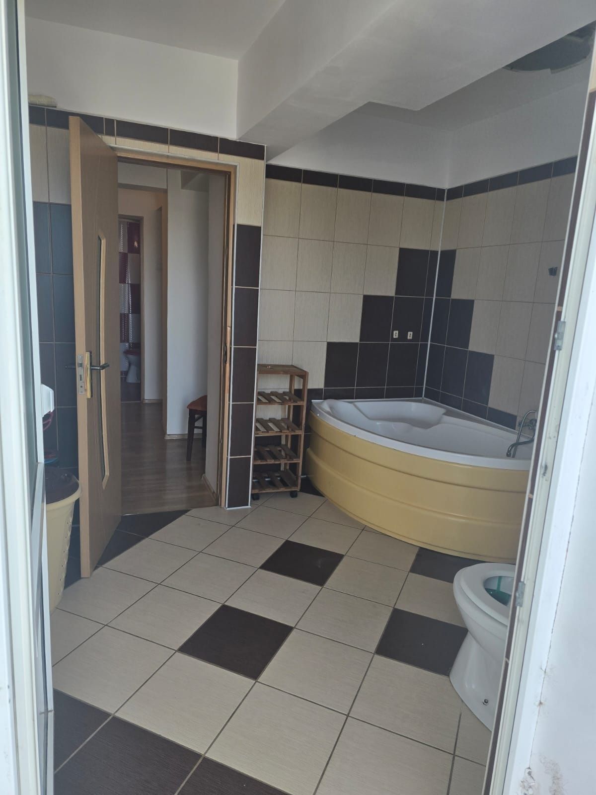 Vând apartament 3 camere