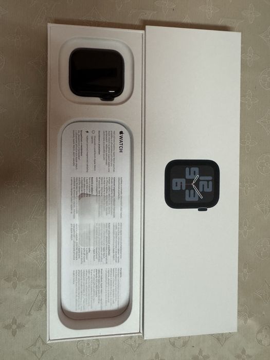 Смарт часовник Apple - Watch SE2 v2, 40mm