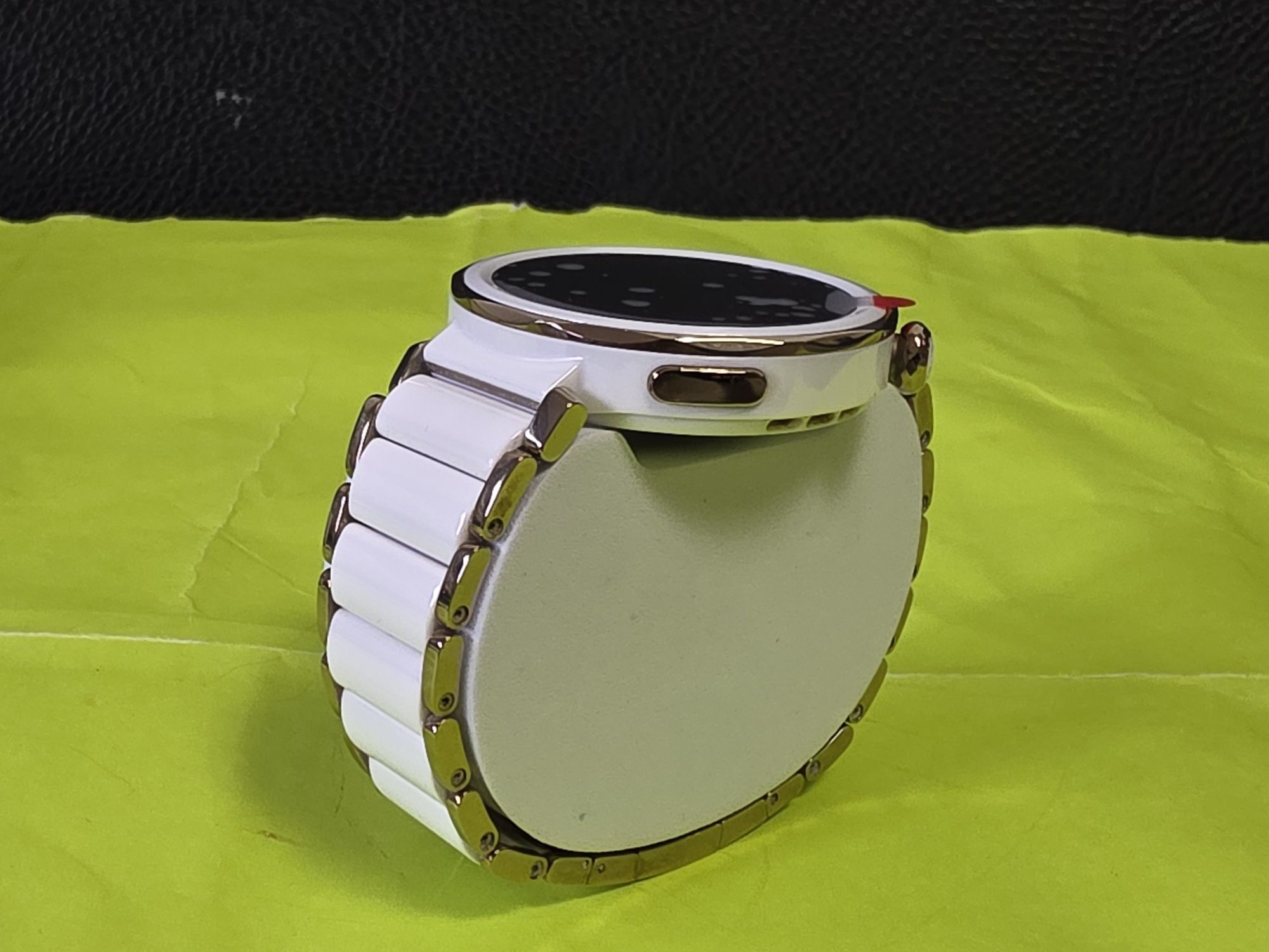 КАТО НОВ 42mm Huawei Watch GT 5 PRO Гаранция Yettel 2026 Ceramic White