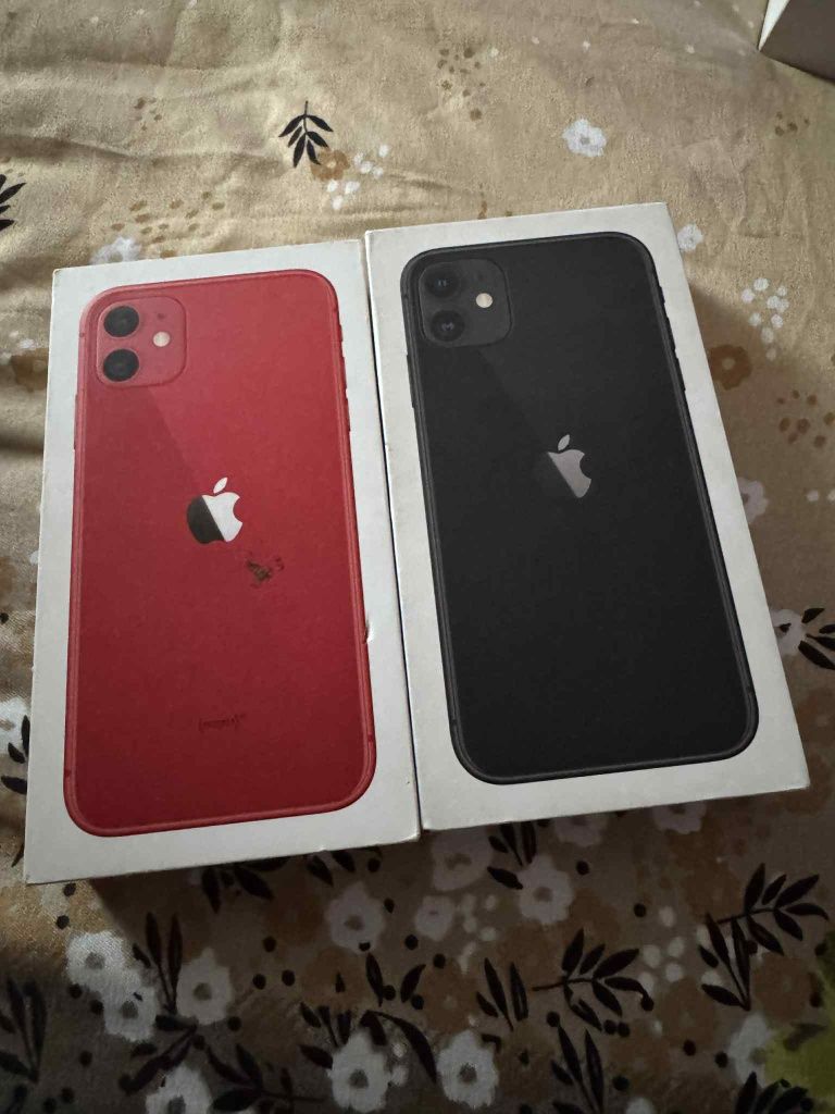 Vând cutii pentru iPhone