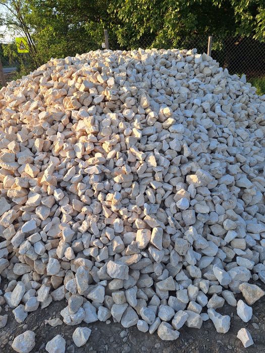 Calcar ,nisip,granit,,pamant,marmura,ridic moluz,piatra decoratica