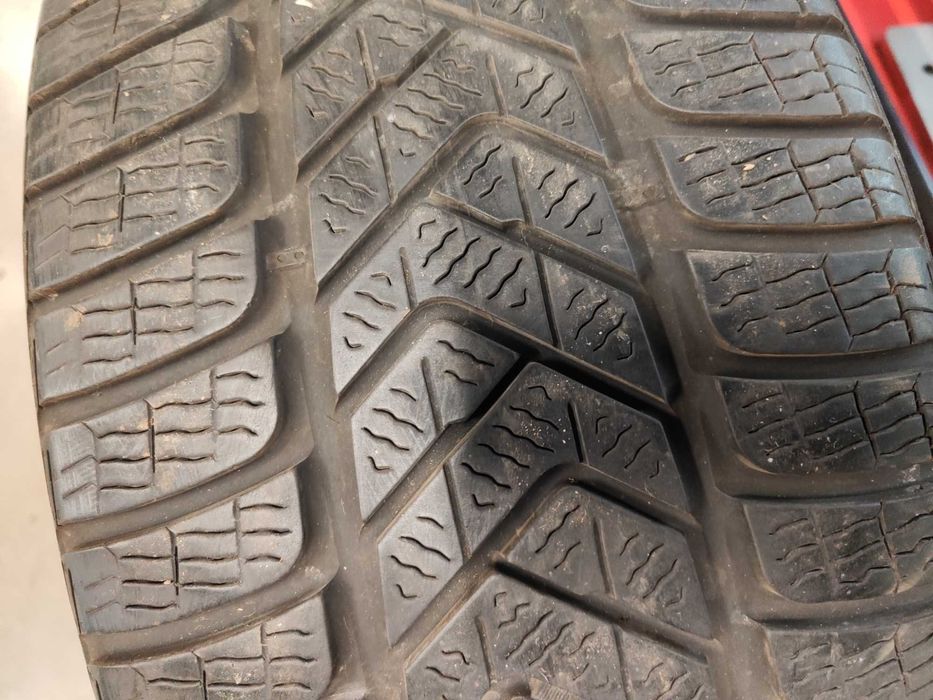 4бр.зимни гуми 255/45/19 Pirelli