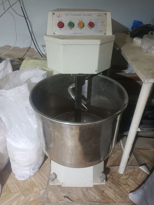 Нон печка ва мешалка сотилади