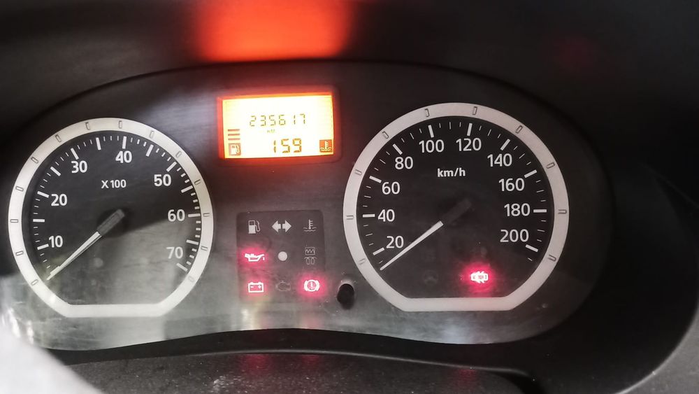 Logan 1.4. Din 2006 Laureate