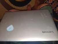 Laptop Lenovo cu Windows 11