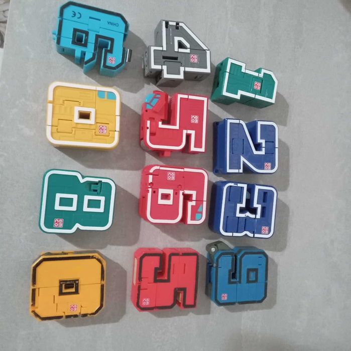 Цифри трансформърс