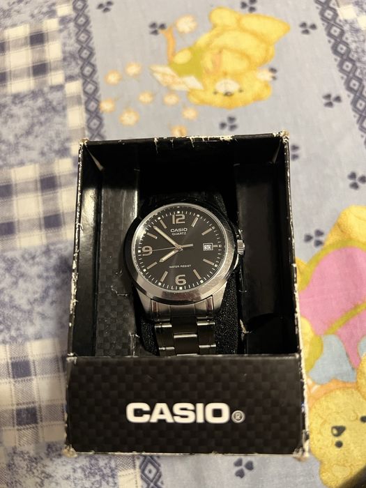 Vand ceas casio.