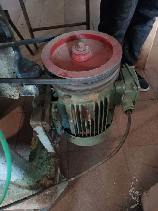 Фрезерный станок для дервообработки