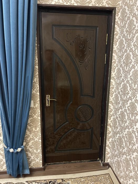 Eshiklar sotiladi 3 dona oladigan odam bolsa kelishtrib beraman