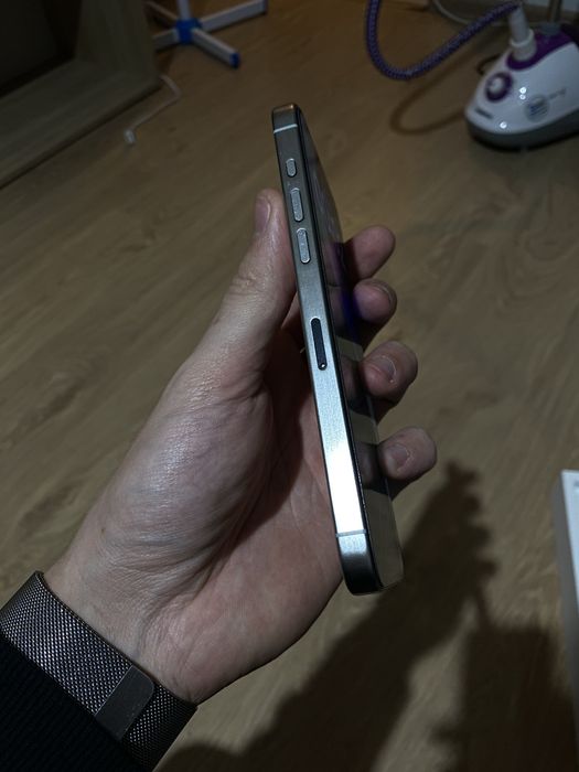 iPhone 15 Pro Max 256 Silver Titanium 87% Bateria