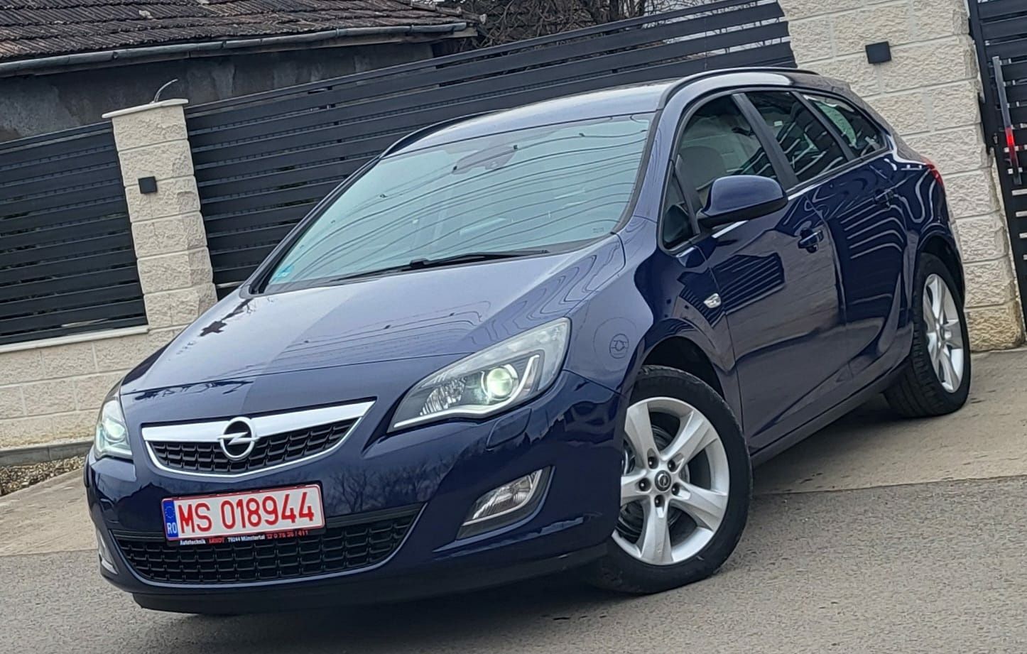 Opel astra J, led, xenon, navi