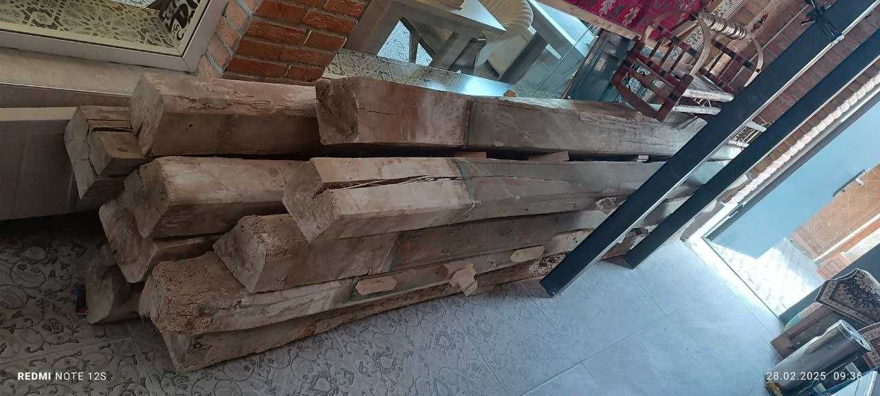 Старинные  потолочные балки