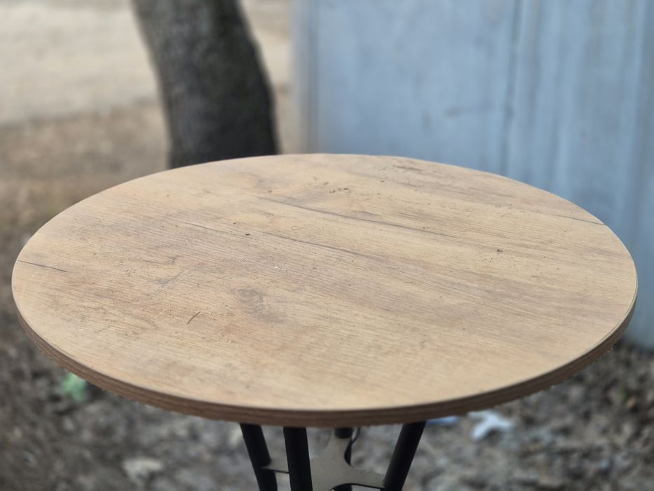 Барный стол и барные стулья