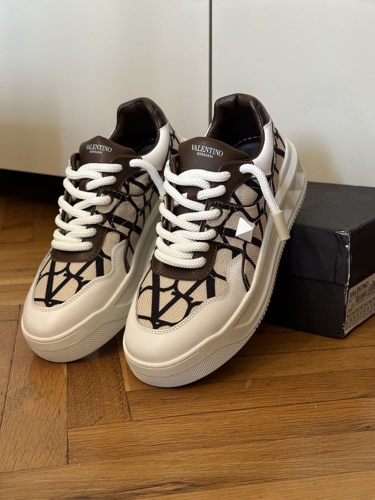 Valentino One Stud XL обувки