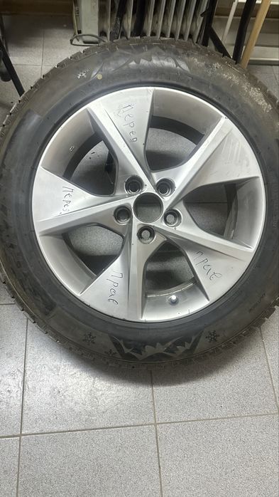 Продам зимние шины с дисками