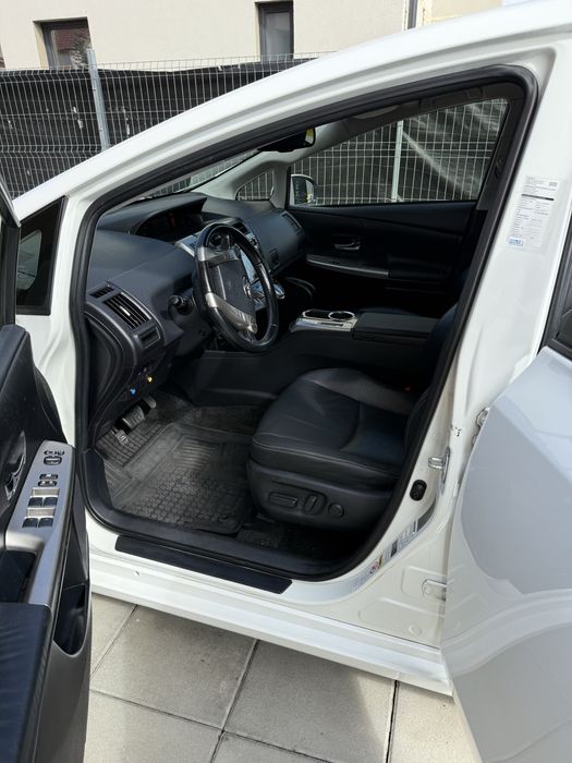 Toyota Prius plus +