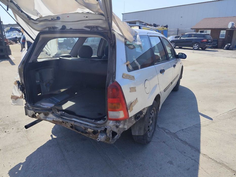 Ford Focus 1.4 - 75к.с - 2001г. на части
