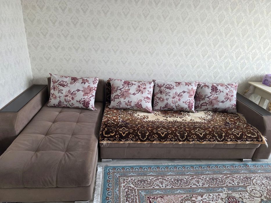 Продам диван срочно