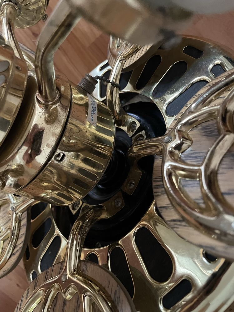 Lustra cu ventilator