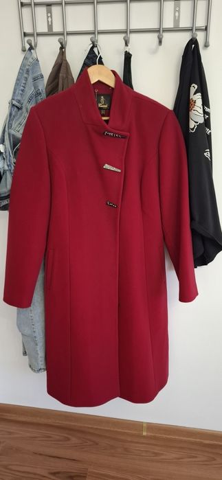 Турецкое бордовое пальто