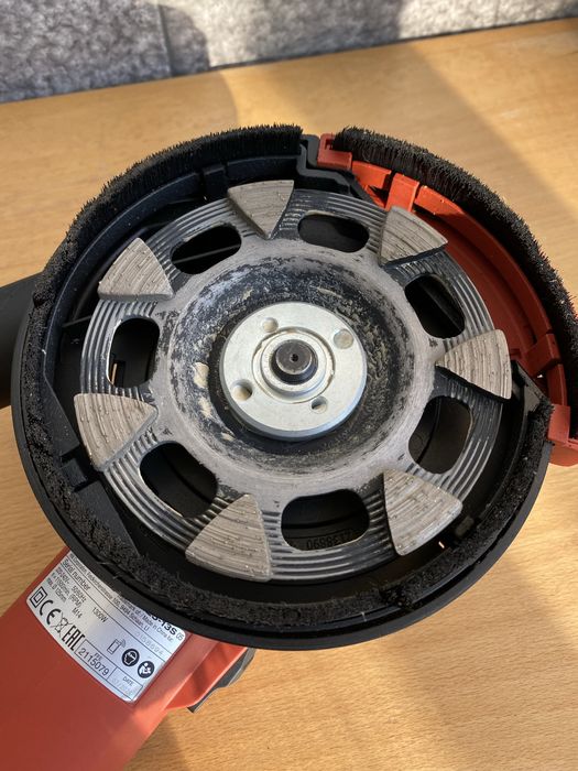 HILTI шлайф машина за шлайфане шлифоване на бетон камък мрамор и др.