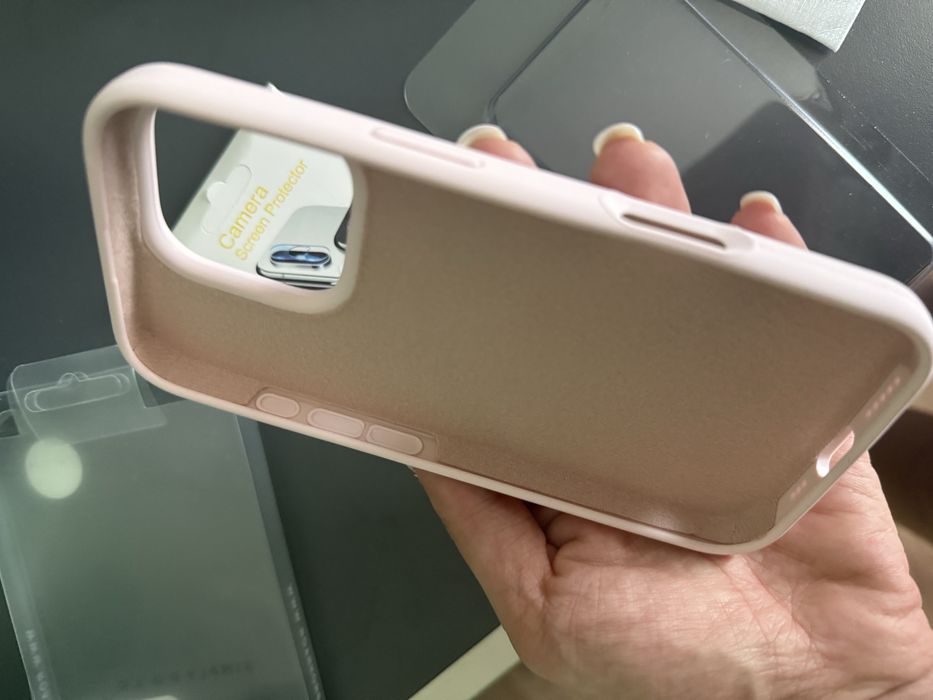 Чисто нов калъф за iphone 16pro + протектор за камери