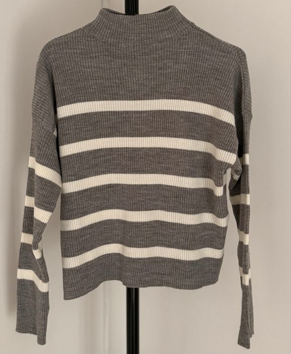 В связи с переездом распродаю свой гардероб.