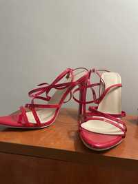 Pantofi cu toc rosii