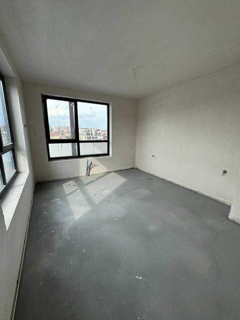 Продава се Двустаен апартамент в София, Център - 67 кв.м за 2389 €/кв.м - Снимка #1