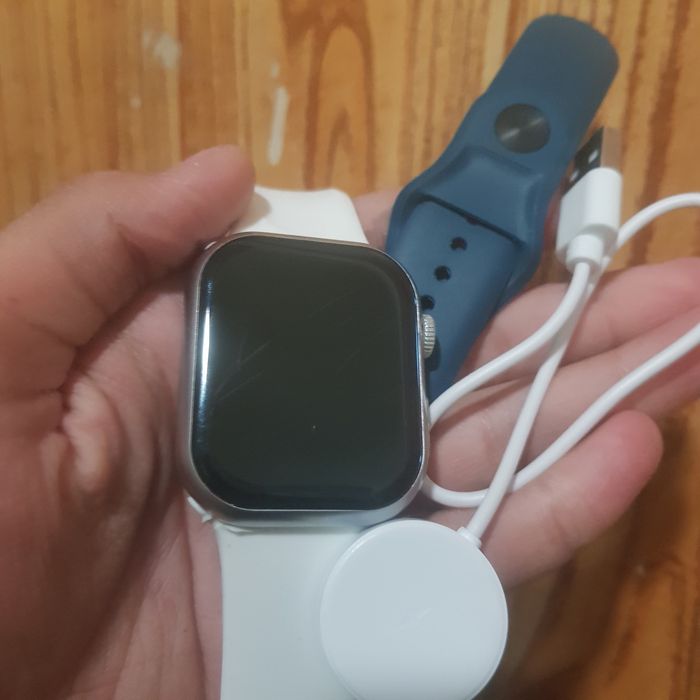 Smart watch sotiladi