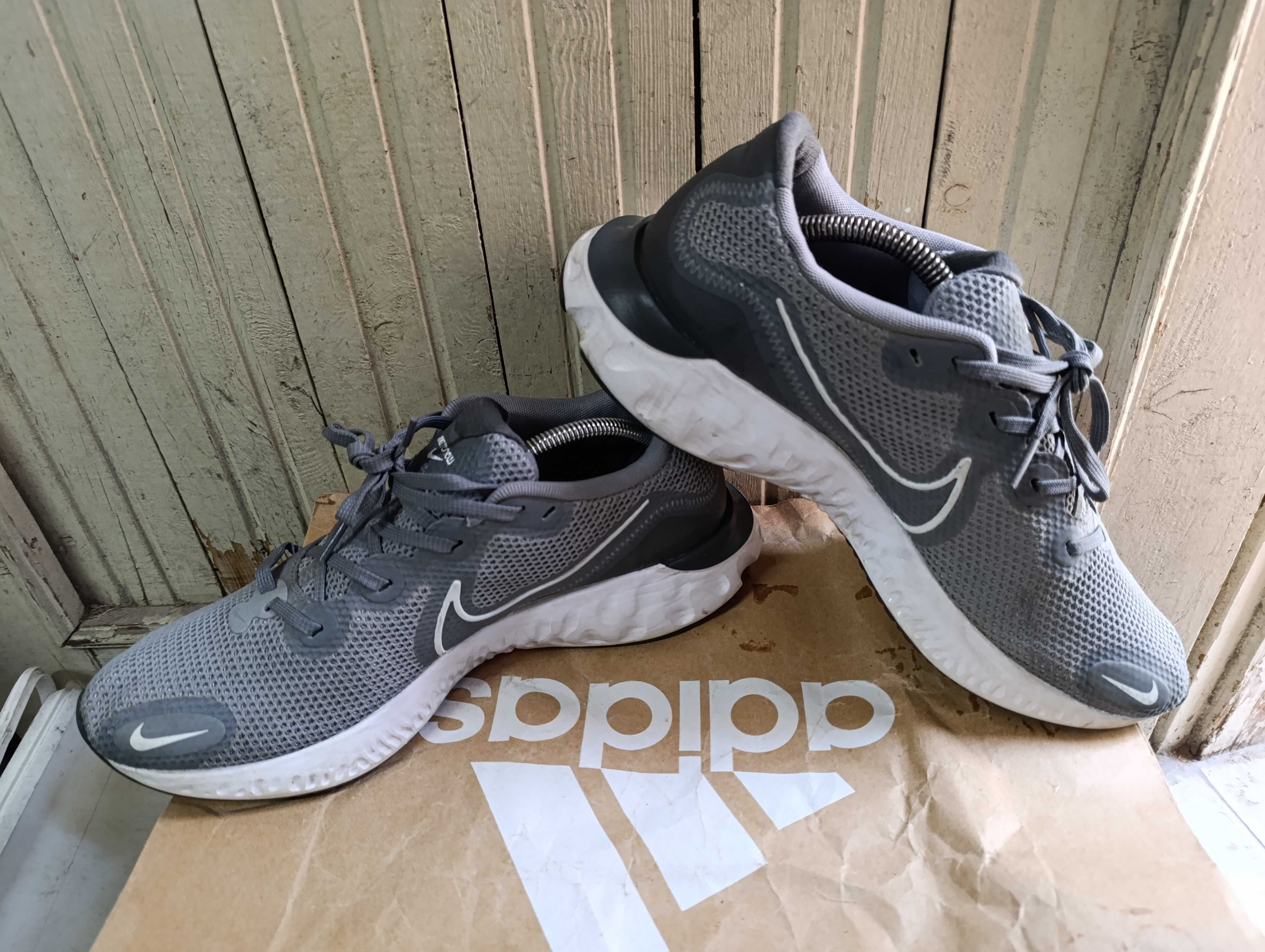 ''NIKE Renew Run Grey''оригинални маратонки 45.5 номер