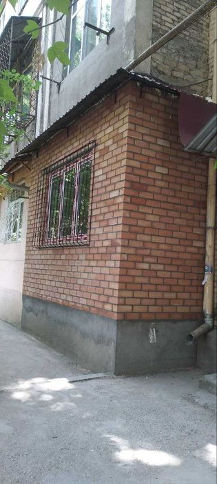 Balkonga gʻisht teramiz