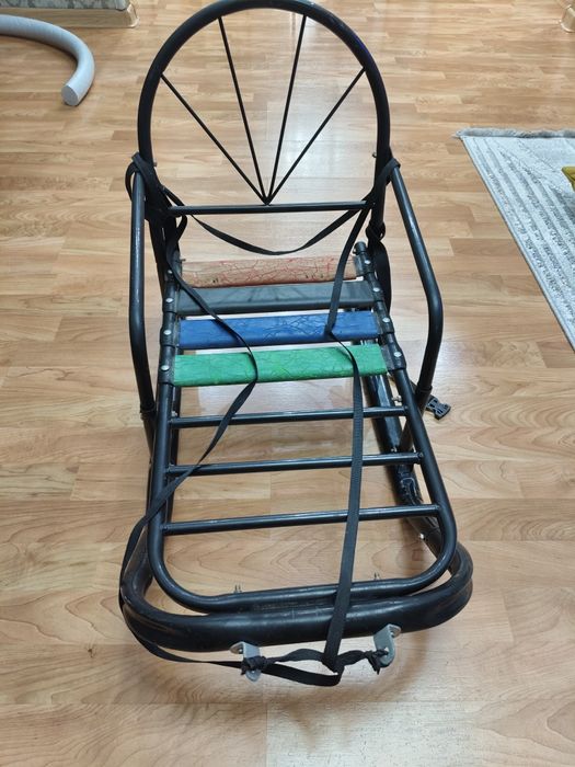 Продам санки и ёлку