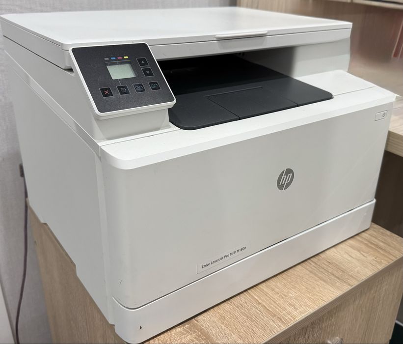 Принтер HP цветной