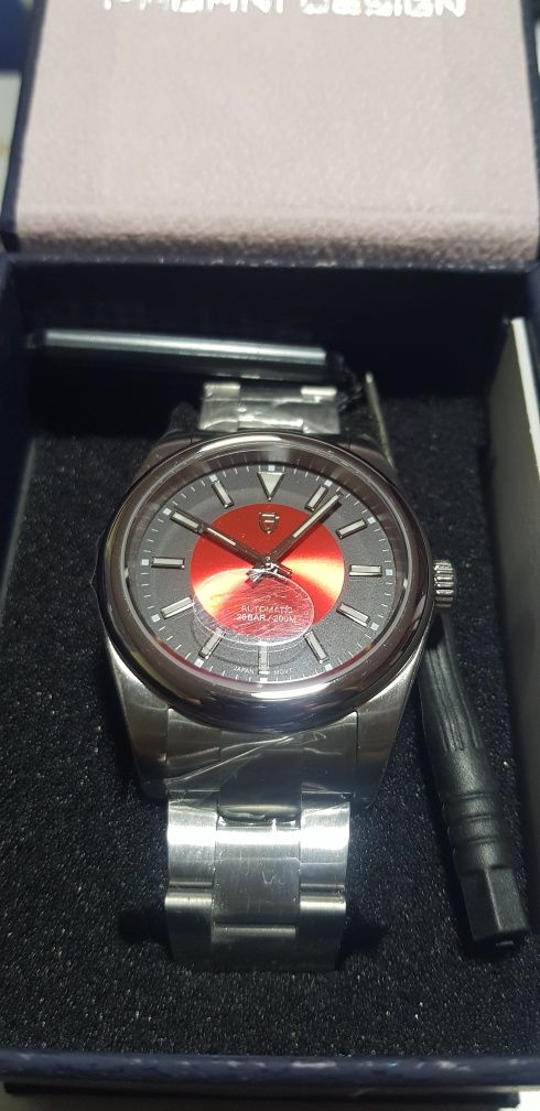 Нов часовник Pagani Design Red or White  dial