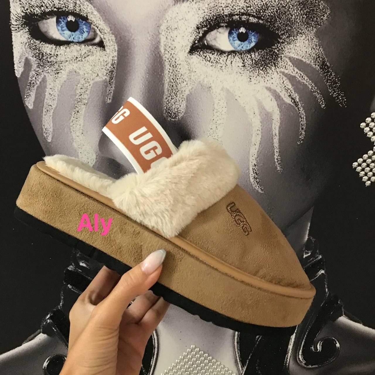 ugg uri dama 230 lei