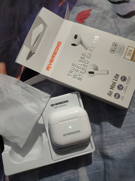 Carcasa căști Riversong