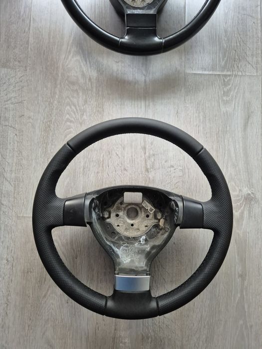 Volan piele  Volkswagen Passat B6 Jetta Golf 5