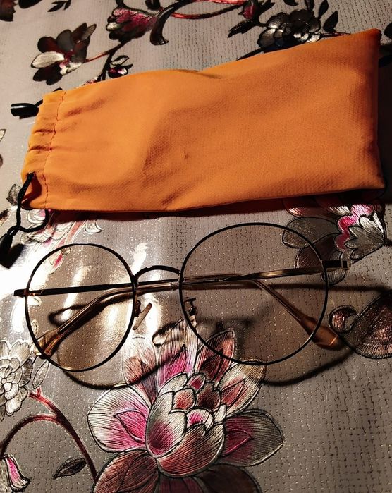 Очки обычный продаются