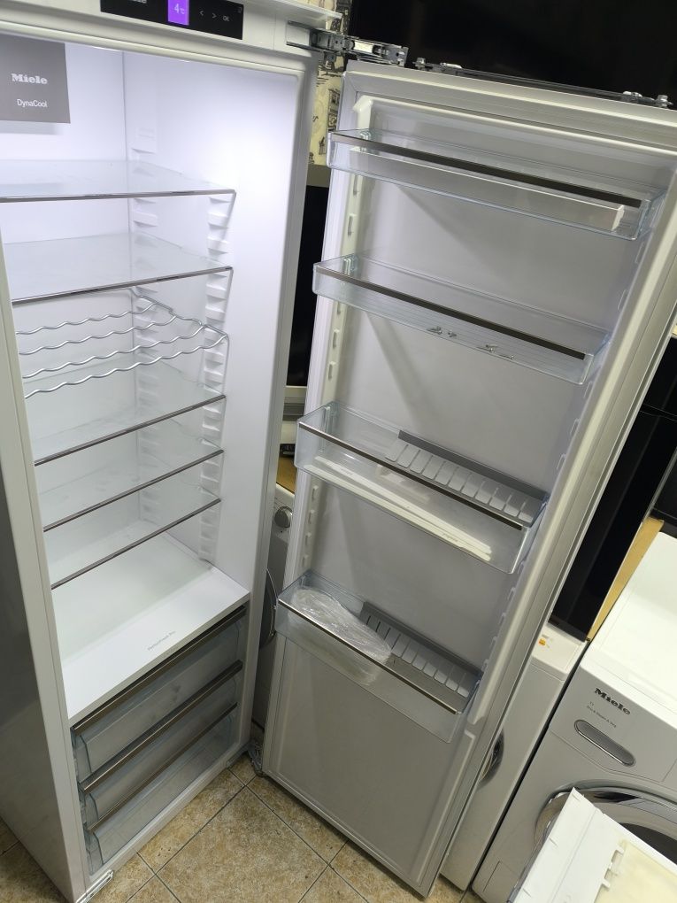 Хладилник за вграждане Miele K 7743 E