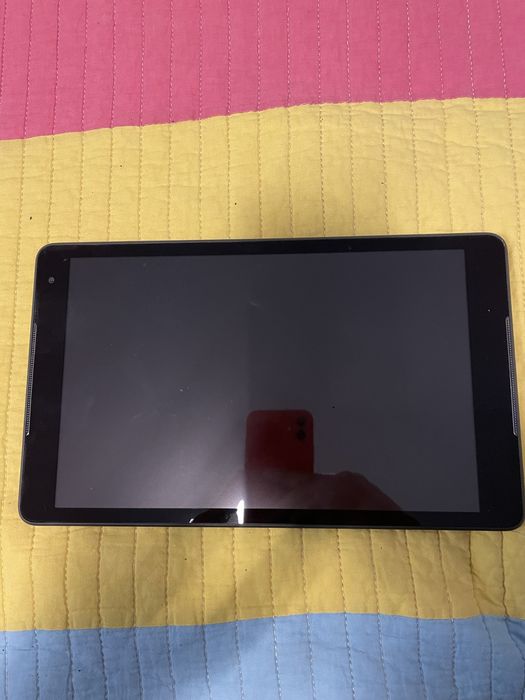 3 laptop uri ,2 perechi de casti si o tableta vodafone