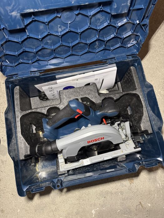 Fierastrau circular  profesional  Bosch GKS 18v 57-2 din 2024