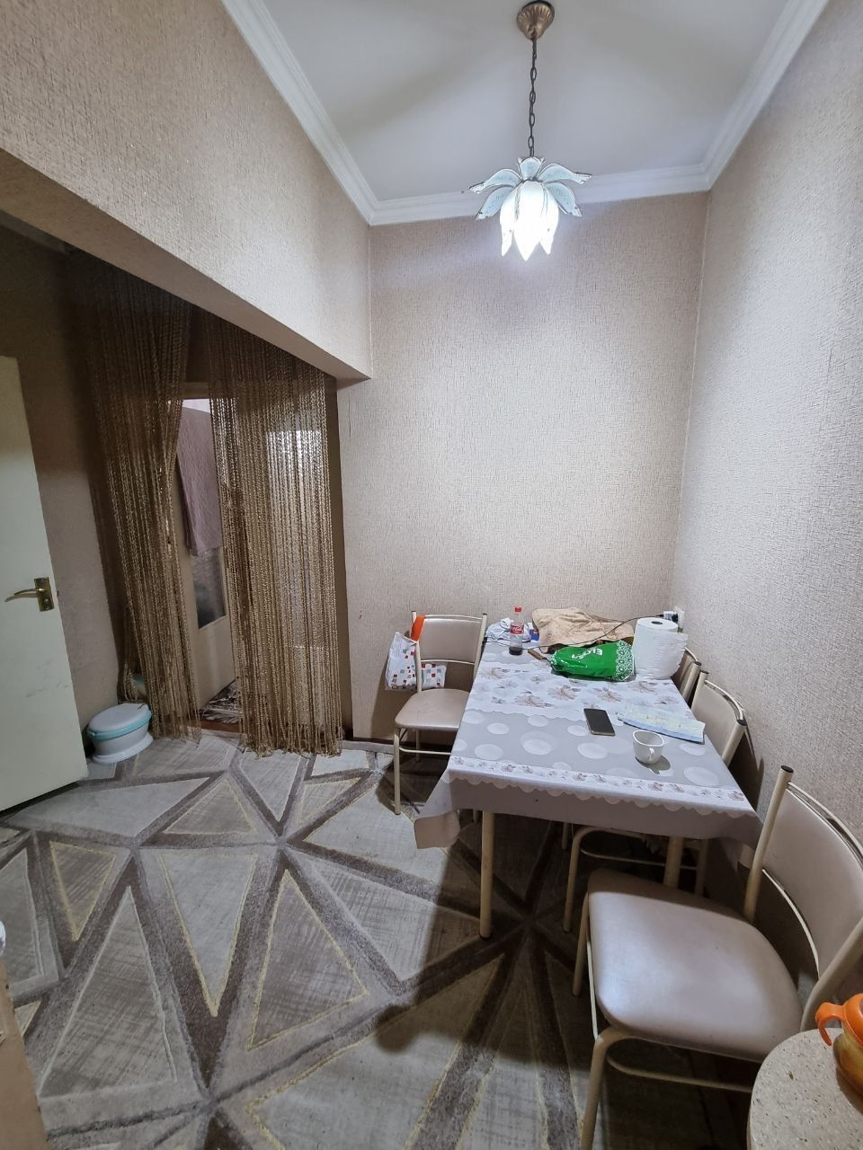 1в2 ком. кв., 1²/8/9. Сергели 5. Метро "Sergeli" 300 м. Дом галерейка