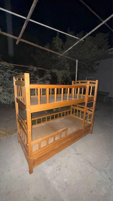 Двухъярусная кровать