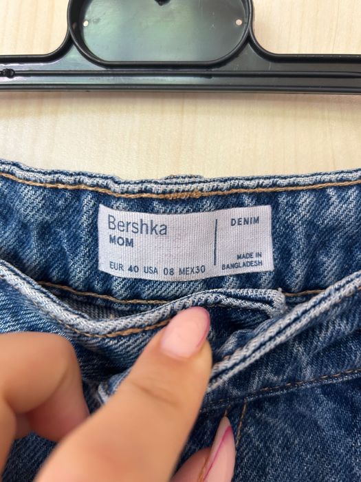 Тъмносини дънки(mom jeans) в размер EUR-40